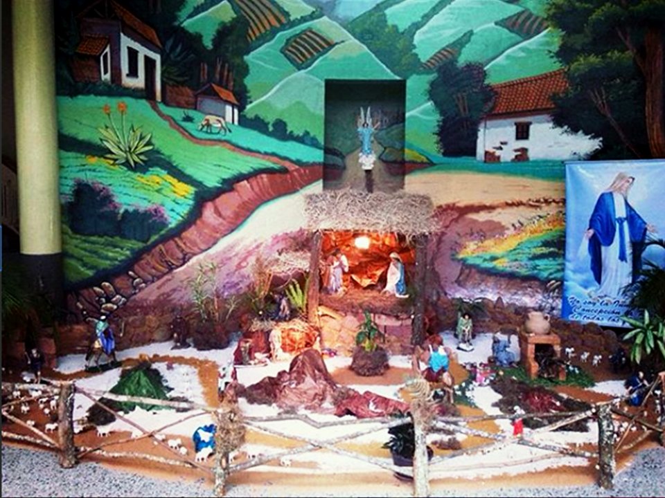etcmaux's tweet photo. #Pesebre2017 #hermosopesebre #colegiomariaauxiliadora #etcmaux realizado por Saturnino Zambrano https://t.co/4sGQKlFnT1