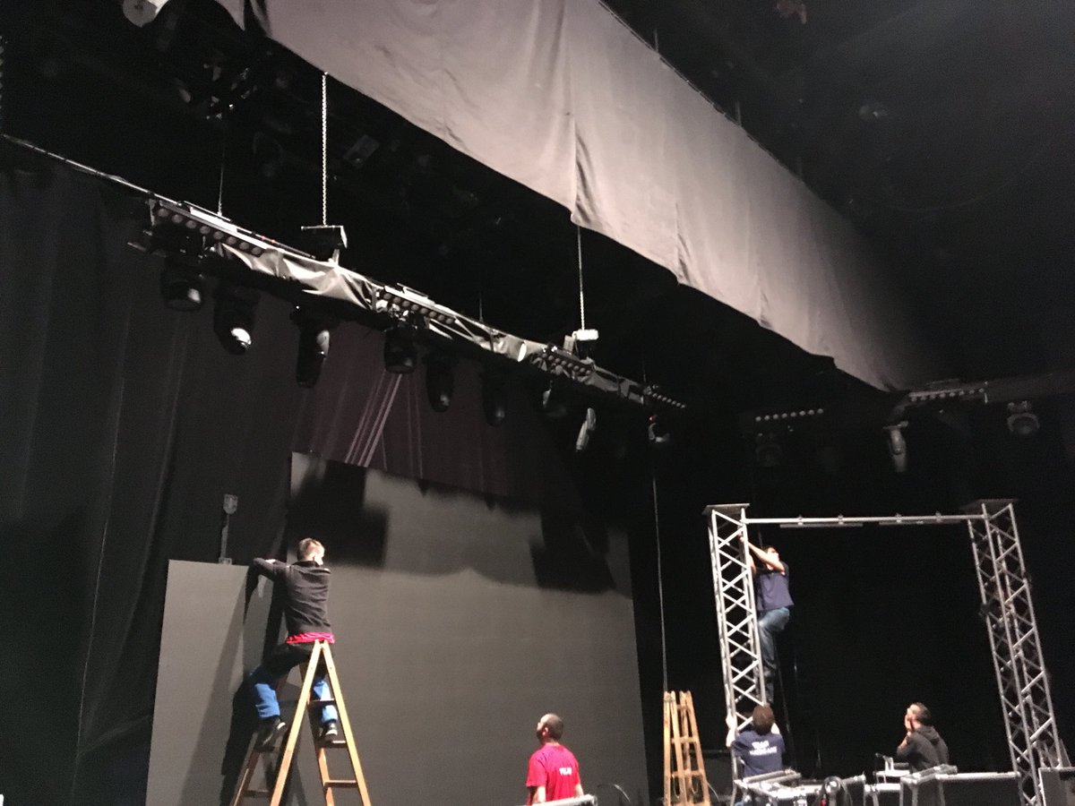chudiak_m's tweet photo. #RomaSpirit2017 #tvshow 
32 hours of work and 2 nights  without sleep. 
Over 60 inteligent fixtures @TheRobeWay #pointe #dl4s #robin800 and #robin1200 @MALighting #grandma2lite as main and #maonpc as back-up 2 @ROBERT_JULIAT #superkorigan @MIDASconsoles #pro6 and #pro1 @AbsenLED https://t.co/O7t5eukKLc