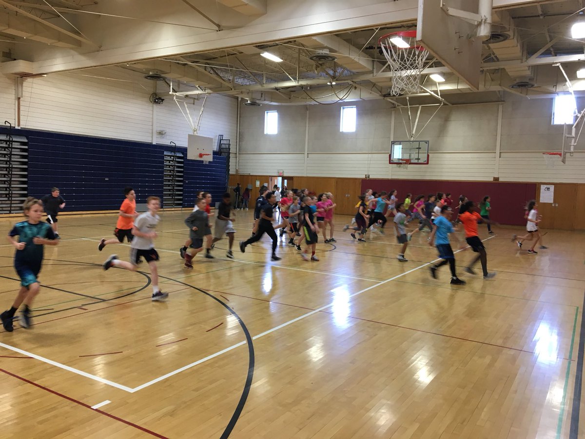 Sdunham72's tweet photo. Itโs #CyberMonday! While youโre drinking your coffee & shopping online today our students are getting after it running the Pacer Test #MoveMore #PostHolidayWorkout ๐ฆ๐ฝ https://t.co/pyfwUehi7h