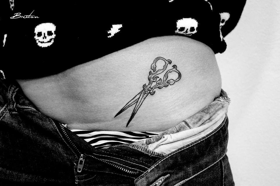 EdBrixton's tweet photo. #GunsOfBrixton #CDMXTattoo #CDMX #MexicoCity #InkCDMX #TatuajesCDMX #tattoos #tattoo #inkedgirl #inklove #tatuajes #tatuaje #tattooworkers #ink #BlackworkTattoo #Blackwork #inkedcdmx #scissors #tijeras #scissorstattoo #tatuajetijeras https://t.co/VZiAwWcff8