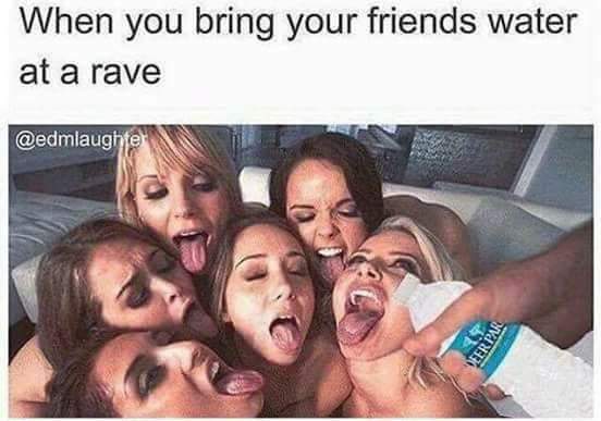 This cracks me up everytime lol https://t.co/UoepOcwzph<a href="/tag/skatingfeet"class="tags"><span>#skatingfeet</span></a>