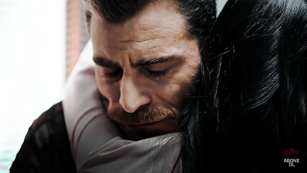 bumprincess_3's tweet photo. Hiç ayrılamam derken 
Kavuşmak hayal oldu🥀

#ErenVurdem #İlaydaIldır #NazAt #Söz #SözVerdikBirkere https://t.co/ILHoTVUWYU