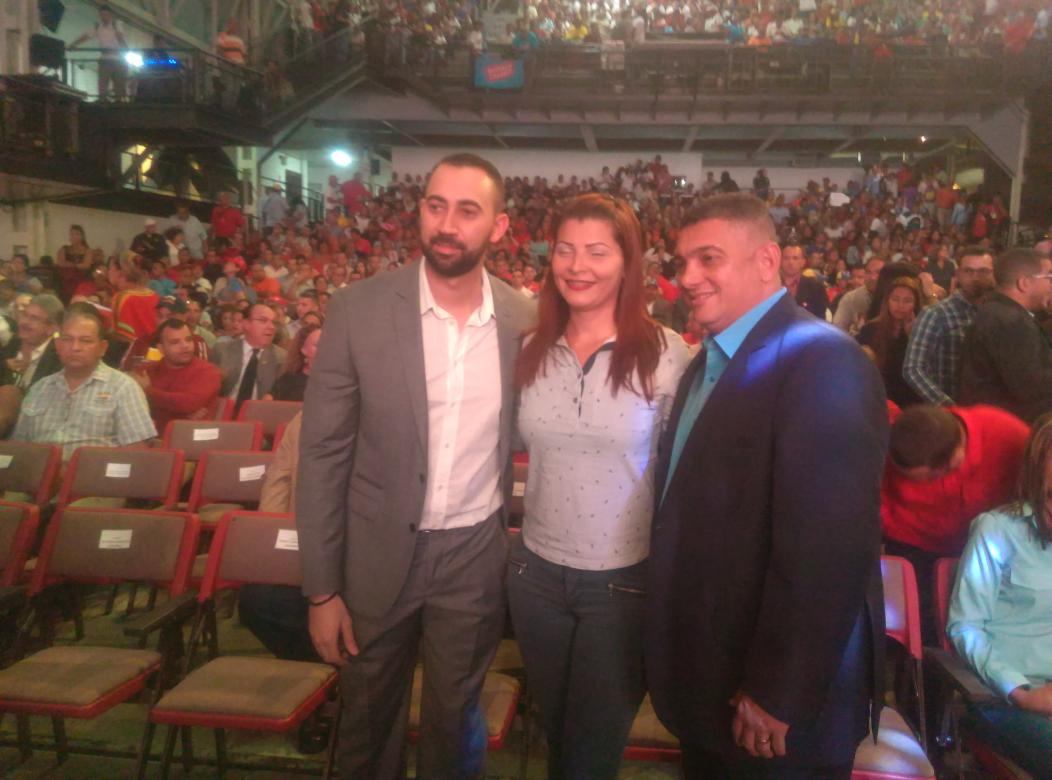 PsuvSF's tweet photo. Todo listo para recibir al próximo gobernador del Estado Zulia OMAR PRIETO en la presentación del plan de gobierno desde el Teatro Lía Bermudez #OmarEsFuturoSeguro https://t.co/skbRWnyB5R