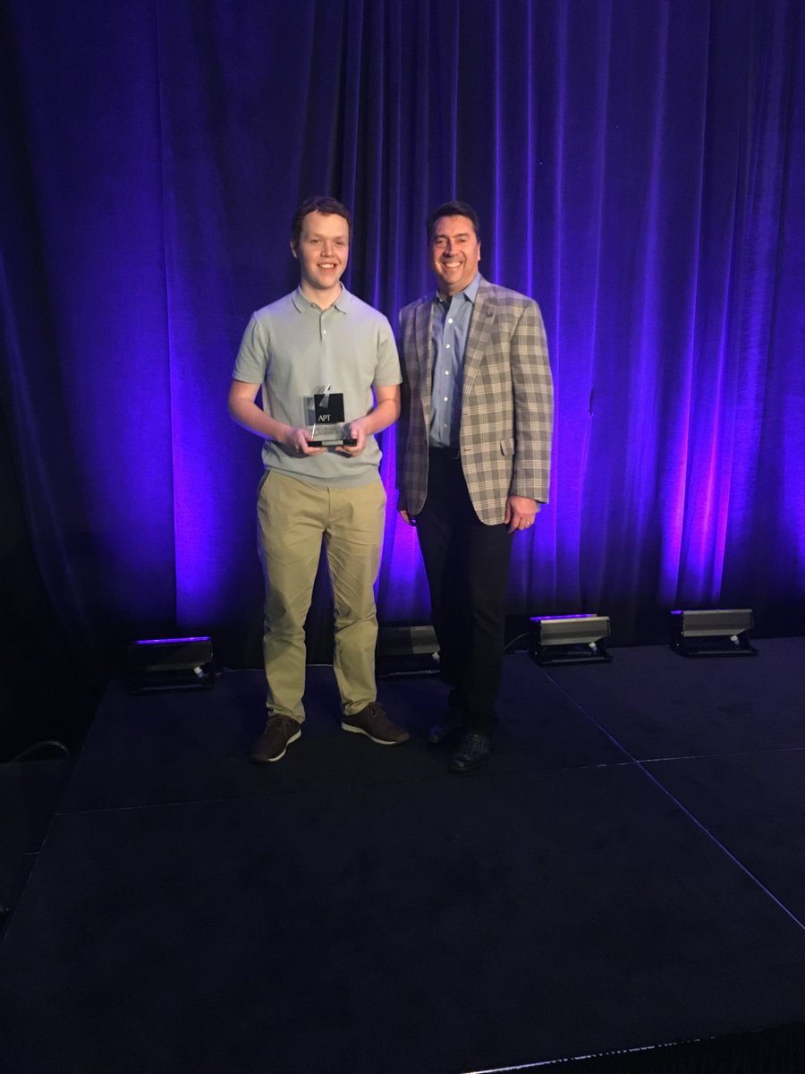 APTRocketBuild's tweet image. The #APTRocketBuild winner and GeoJob app creator @HCHE_christian being presented with his award by @AndyYouniss 
@Rocket during the Rocket.Build event in Boston!
@sheffielduni