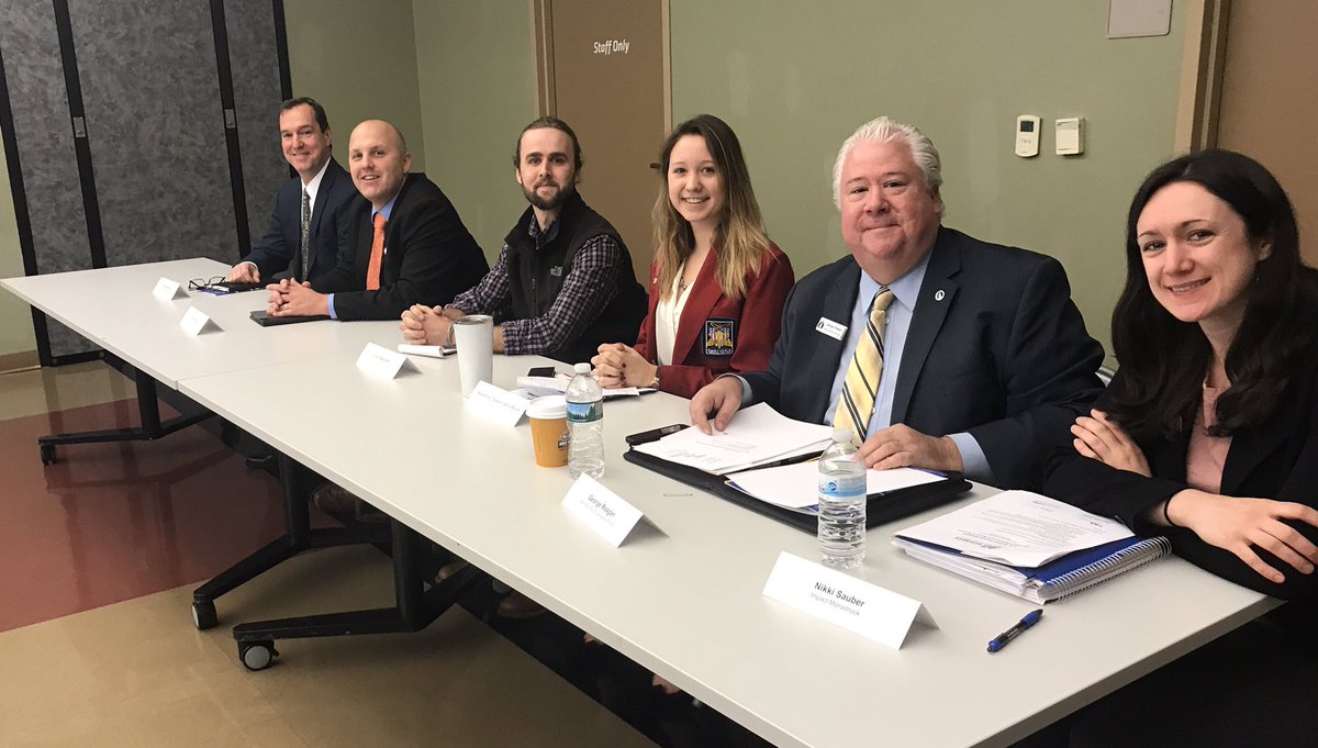 karithurman's tweet photo. .@SenatorShaheen bringing together NH biz owners &amp; leaders to talk about best practices, resources &amp; community support #nhworkforce https://t.co/jgeo8KCvEe
