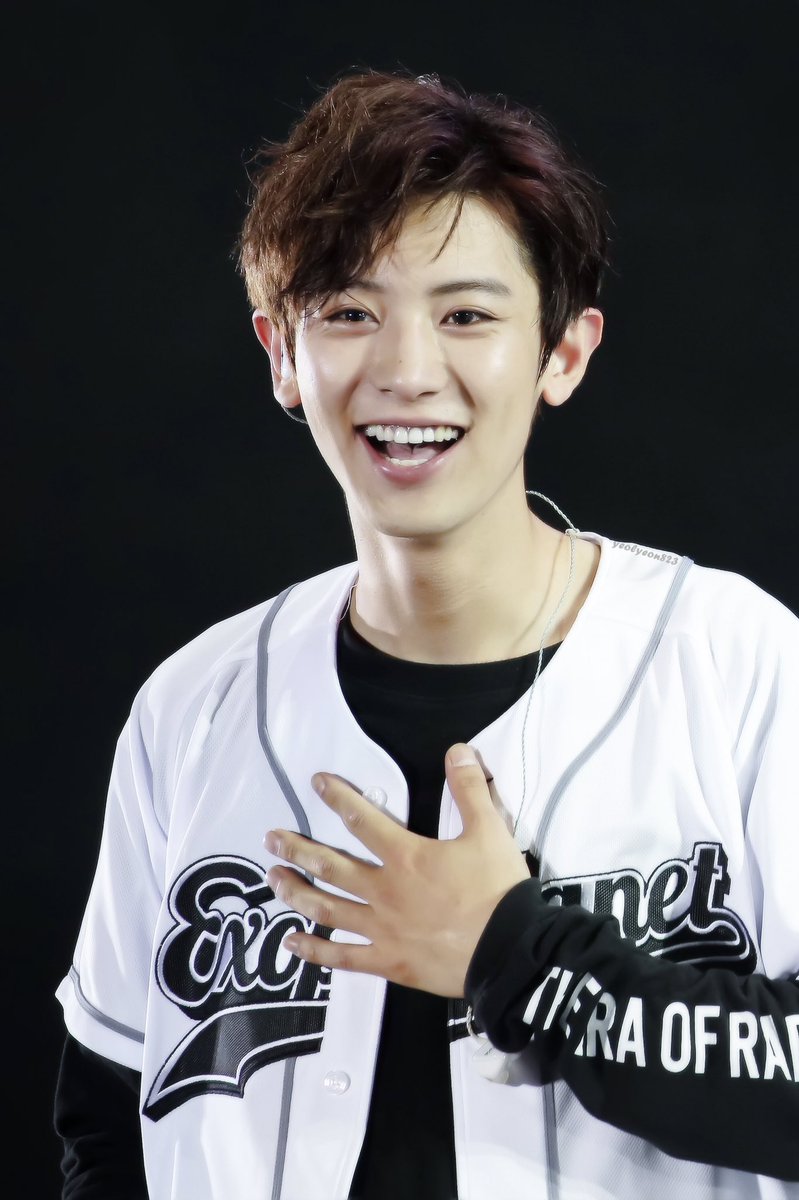 zkdl6101's tweet photo. 사랑하는 찬열아 어제 하루 많이 행복했니? 너를 몰랐다면 무심코 지나갔을 하루가 행복한 하루가 되었고 기쁜마음으로 웃으며 보낼수있었어
태어나줘서 너무 고맙고 사랑한다는 말이 부족하도록 사랑해 오래오래 행복하자
#HappyChanyeolDay #HAPPYLOEYDAY 
#HappyCYDay https://t.co/FODQtslEY6