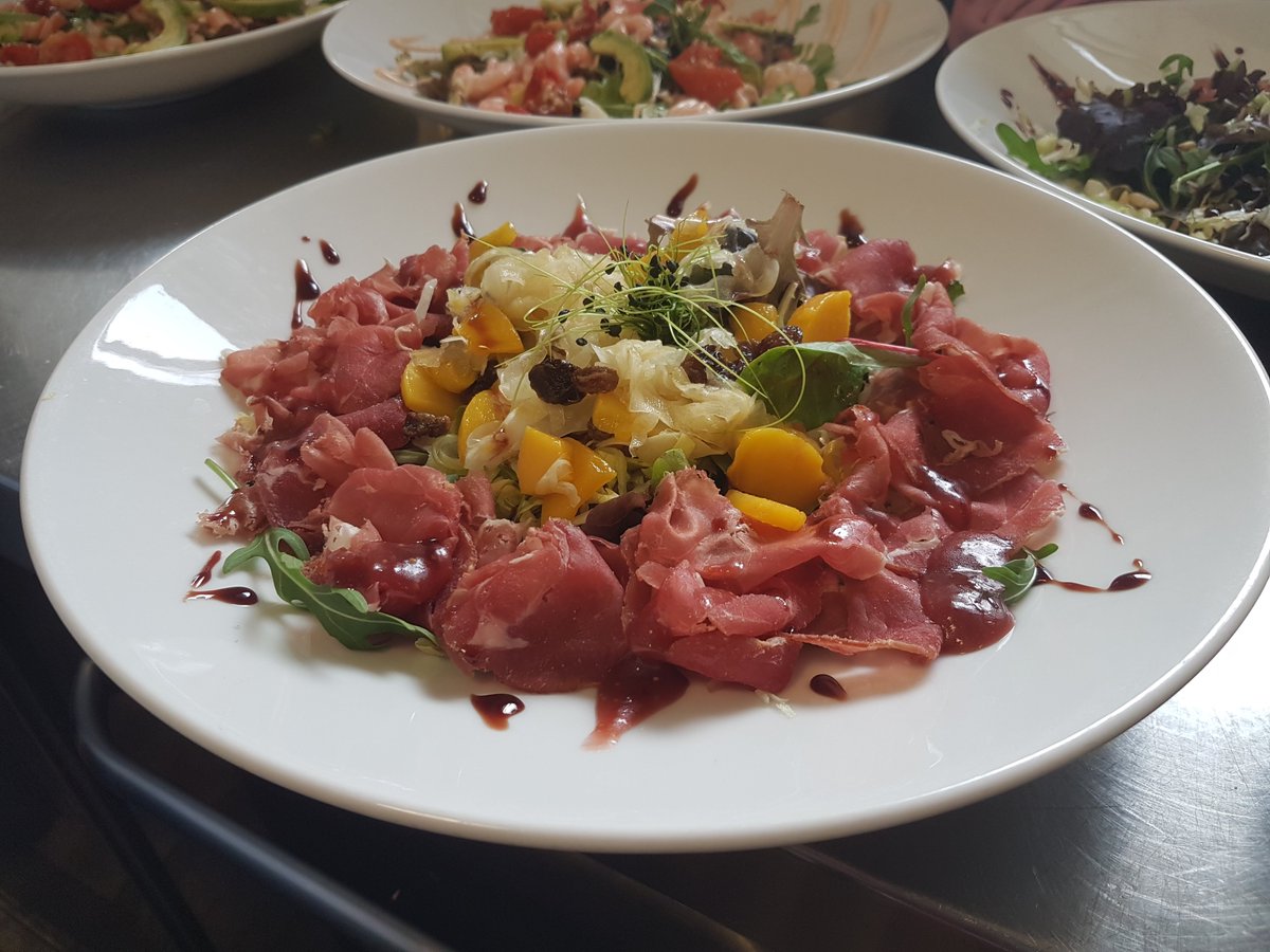 Uitspanning 't Peeske is zaterdag 2 december na een renovatie van onze keuken weer geopend. Kom gezellig na de Montferland Run op 3 december een hapje eten.