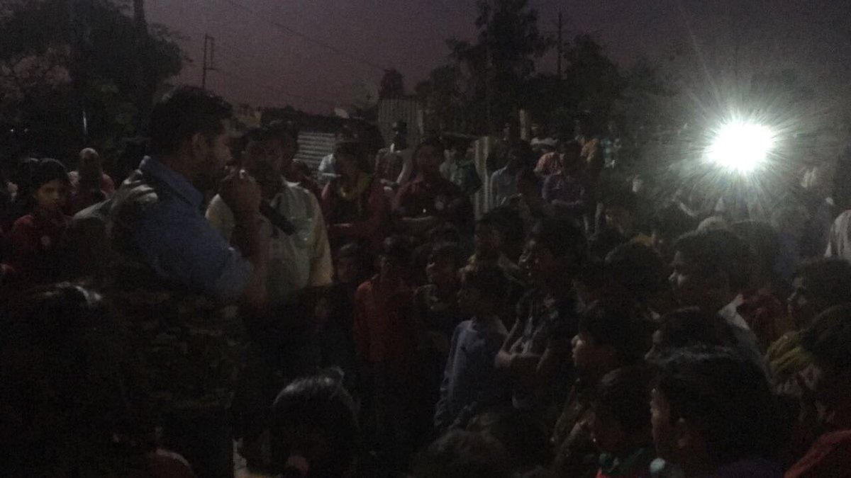 drpunitofficial's tweet photo. #IndoreRahegaNo1 #CleanlinessAwarenessCampaign by #BrandAmbassador @drpunitofficial in #SlumArea #रस्सी_मैदान_दीपमाला_ढाबे_के_पीछे_लवकुश_चौराहे_के_समीप_सांवेर_रोड_इंदौर। #ODF #Campaign #UseOfModulerToilets #sbmump1 #swachhIndore #SwachhSurvejshan2018 #MyCleanIndia @GaurMalini https://t.co/EUVPRINFg6