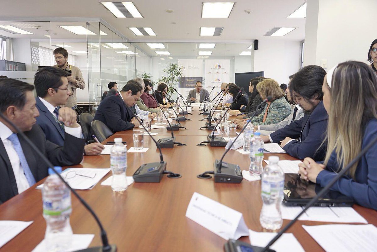 AsambleaEcuador's tweet photo. Autoridades de universidades financiadas y cofinanciadas presentan propuestas para el mejoramiento del Art. 167 que trata sobre los miembros que deben integrar el Consejo de Educación Superior durante mesa de trabajo de @EducacionAN. https://t.co/CzWJkIn9re