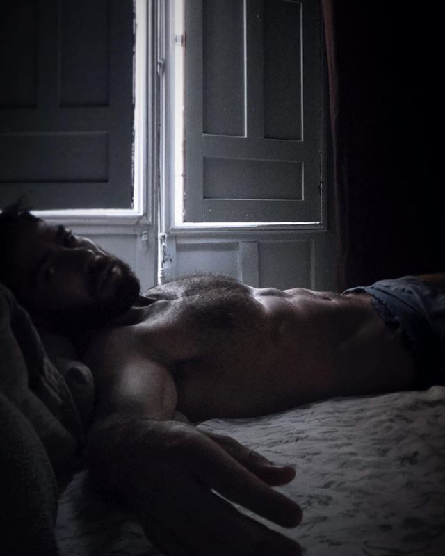 markusx's tweet image. hasta aquí llegó el ritual de enfados y canibalismo estúpido, son demasiadas horas en vela y nada que decir.

i´m back. 

¿RT?