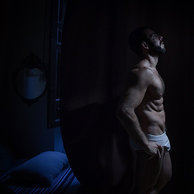 markusx's tweet image. hasta aquí llegó el ritual de enfados y canibalismo estúpido, son demasiadas horas en vela y nada que decir.

i´m back. 

¿RT?