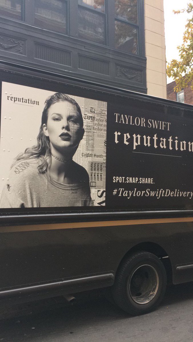 maple_SARAp_'s tweet photo. Wow I haven't been on my twitter in so long. I'm hype for Rep so enjoy this photo. #TaylorSwiftDelivery #promo https://t.co/V46VabX81x