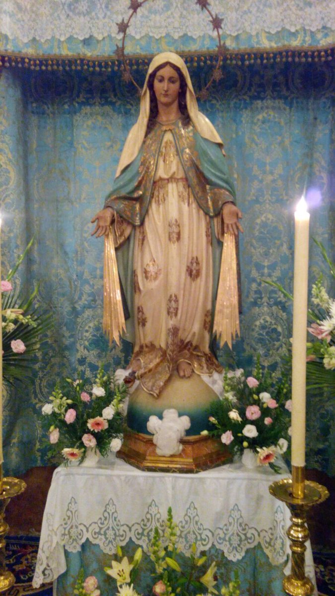 jmvcabra's tweet photo. Celebramos y compartimos con alegría. #Felizdiadelamilagrosa https://t.co/s1C09AnCNF