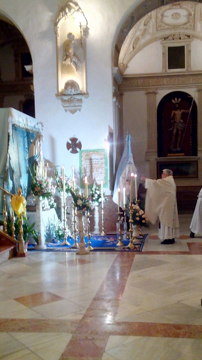 jmvcabra's tweet photo. Celebramos y compartimos con alegría. #Felizdiadelamilagrosa https://t.co/s1C09AnCNF