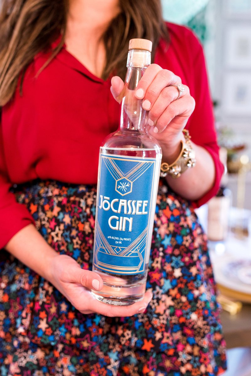 Give the gift of local craft this holiday season! Find a bottle near you here: ow.ly/twYq30gHxQr