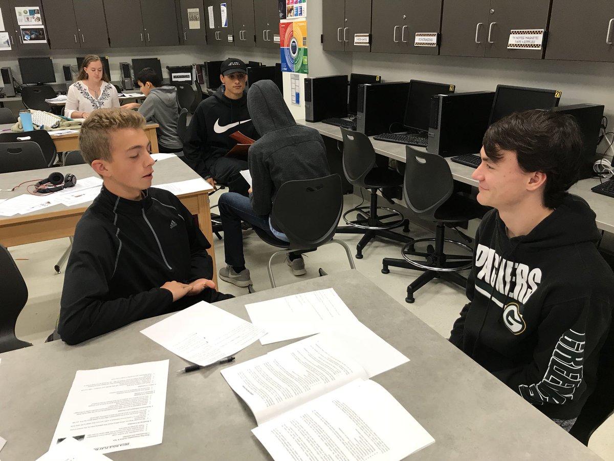 KRadsClasses's tweet photo. @Blacksburg_deca Role play Rock Stars!! #Limitless2017 https://t.co/EUw9apK2qH