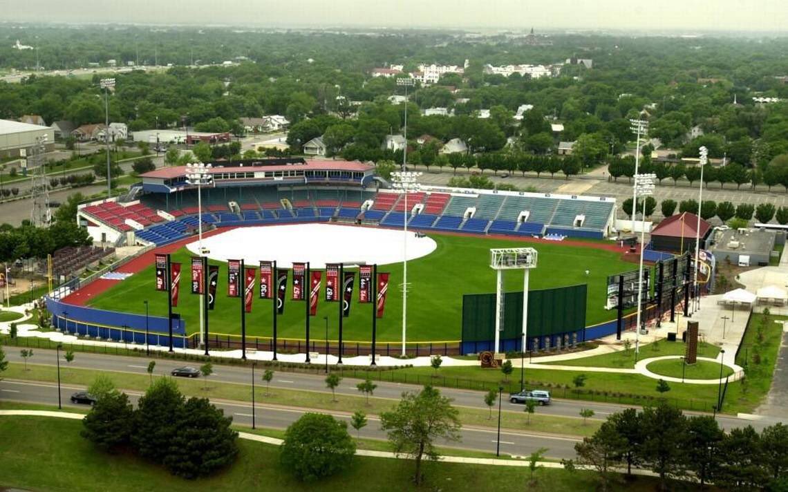 Tfloyd37's tweet photo. I am extremely excited and proud to announce that I have committed to Friends University to further my baseball career and education. Huge thanks to everyone who has helped along the way! Go Falcons! @FriendsFalcons https://t.co/jaDTAUrPIO