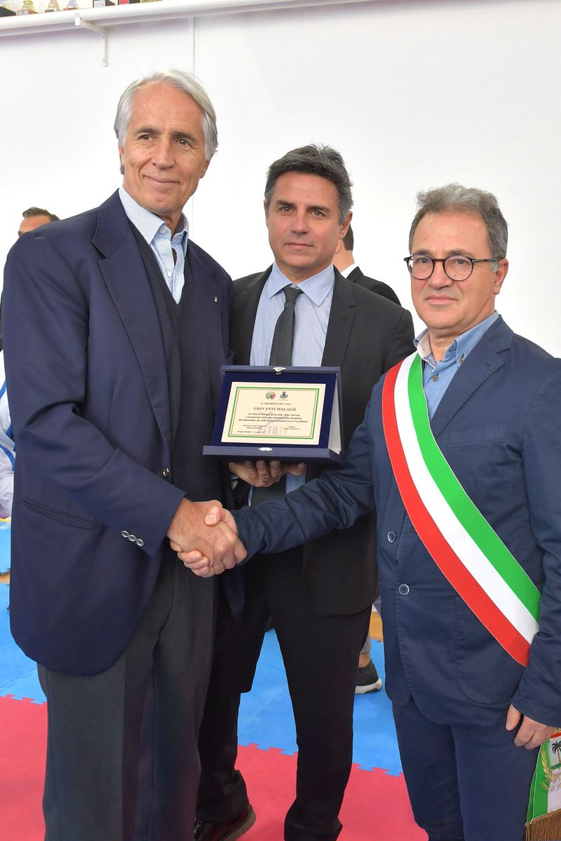 giomalago's tweet photo. Visita alla palestra della società ASD New Marzial di Mesagne con @Molfettatkd, @83_sarmiento e il Presidente @CitoTkd... La Puglia è una regione faro per il taekwondo! https://t.co/UhEOVDl3A9
