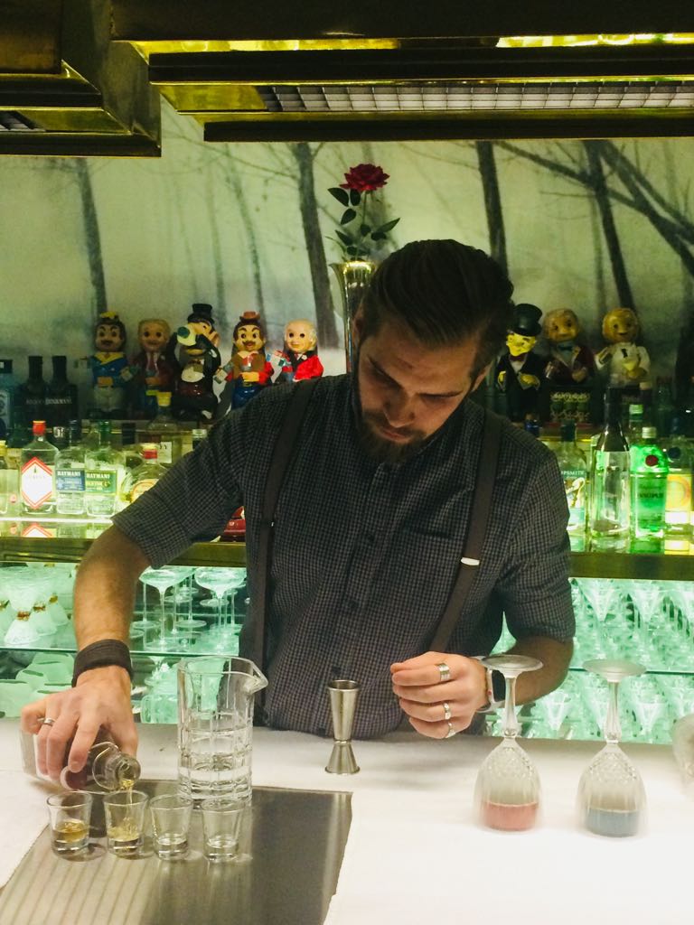 peterspanton_'s tweet photo. @DuckandWaffle @TheSavoyLondon @NatPhilo_bar @GoralMaster #mastersofmasters competition at the beautiful @DryMartiniJDLM in @MeliaWhiteHouse for something #beyondordinary https://t.co/ZPNSrP80bV