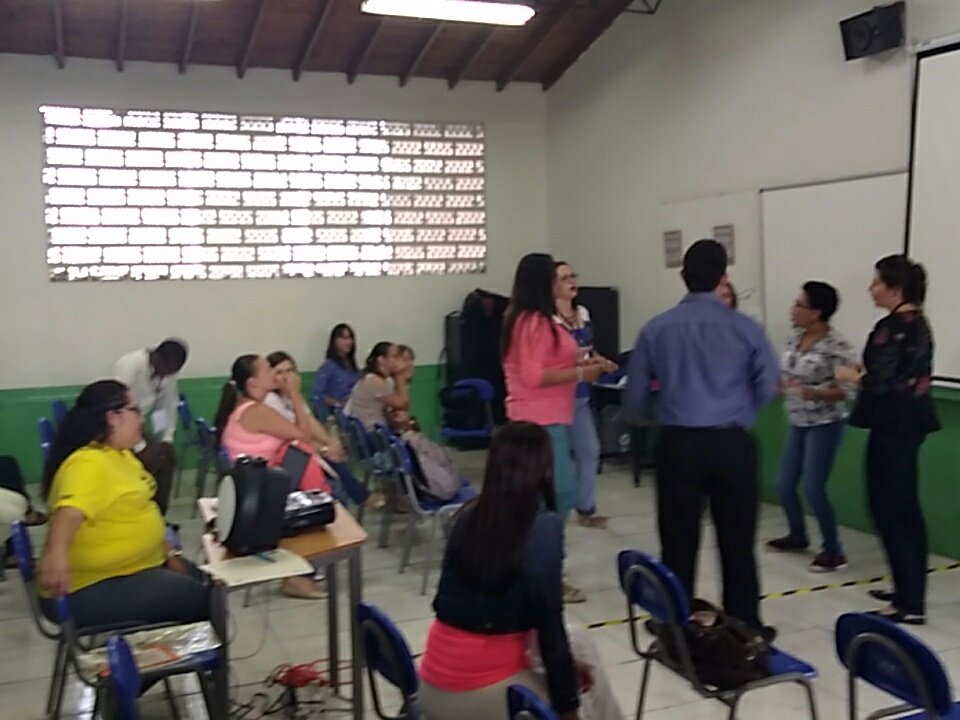 crespayfeliz's tweet photo. Simon say! con la profe Janeth Tovar 'Todos nos sabemos el juego de Simón dice ¿por qué no lo hacemos en inglés?' https://t.co/bklTMAZOTN