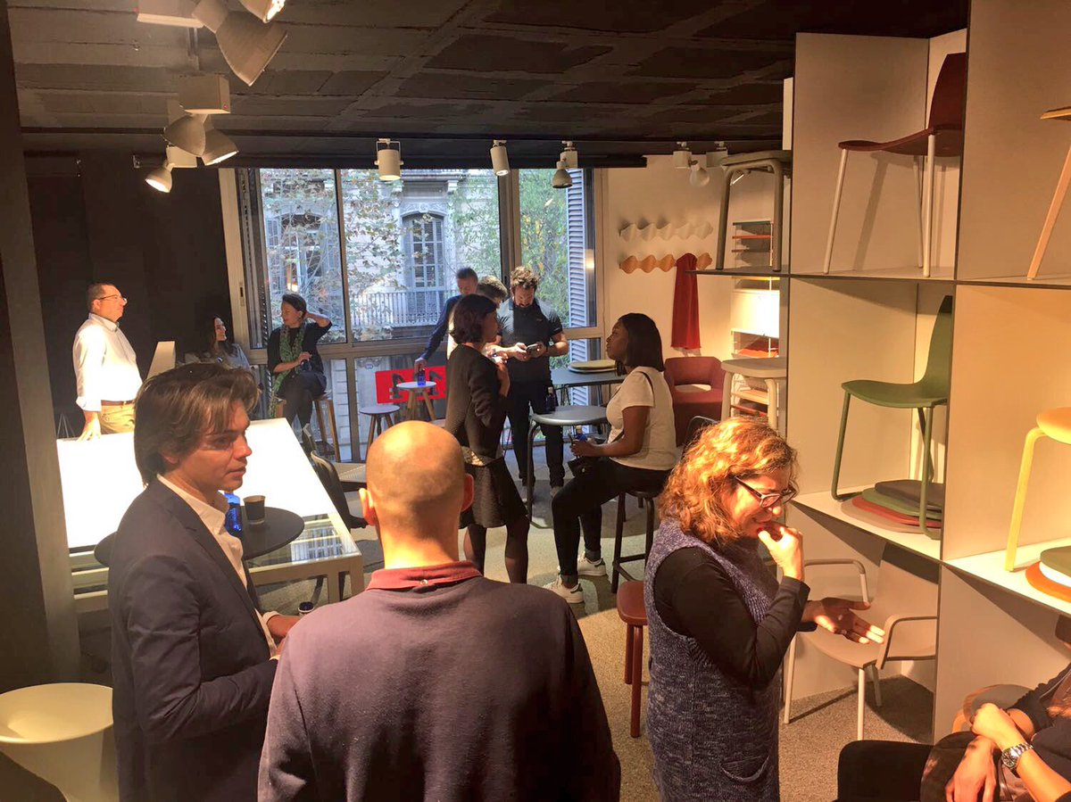 Red_Diseno_FMRE's tweet photo. Day 1.- 2nd professional meeting at the @mobles114 HQ in Barcelona! 8 interior designers from the UK on tour! #sunnydesigndays 😎 #sunnydesign #ESPdesign #design https://t.co/5jHUPitqax