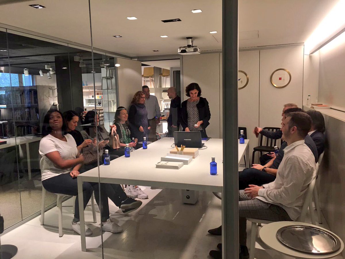 Red_Diseno_FMRE's tweet photo. Day 1.- 2nd professional meeting at the @mobles114 HQ in Barcelona! 8 interior designers from the UK on tour! #sunnydesigndays 😎 #sunnydesign #ESPdesign #design https://t.co/5jHUPitqax