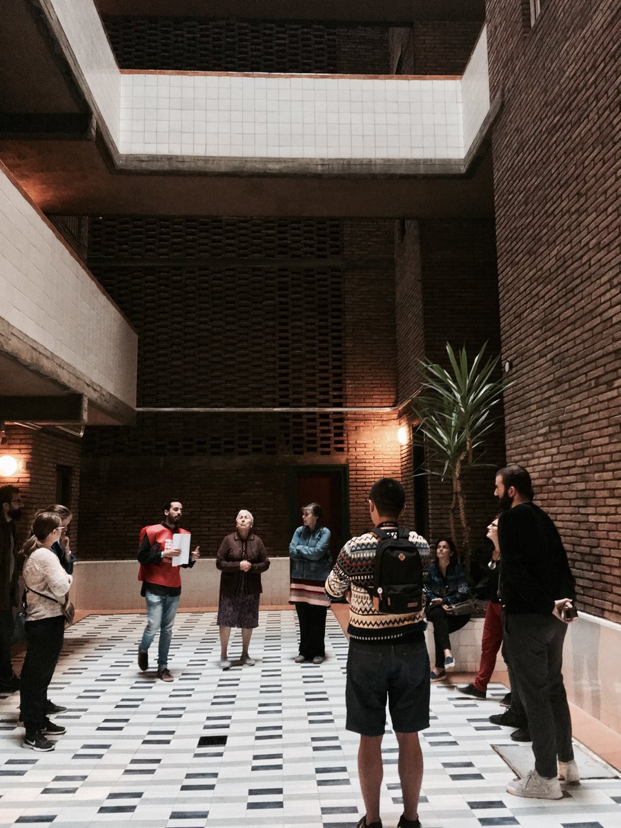 48hOpenHouseBcn's tweet photo. Habitatges La casa del Pati durant l'#OHB17. https://t.co/RXm9ehIjmb