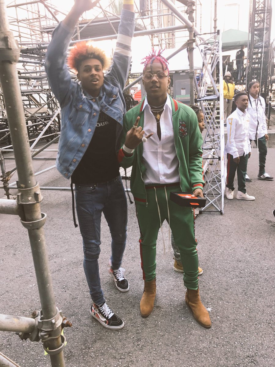 DontActShook's tweet photo. 14 years down @deelotweeted a lot more to go bro๐๐ #Oneway #YKยฎ #Tainermania #FanFest2017 #NewOrleans https://t.co/LEY86uy8Ax