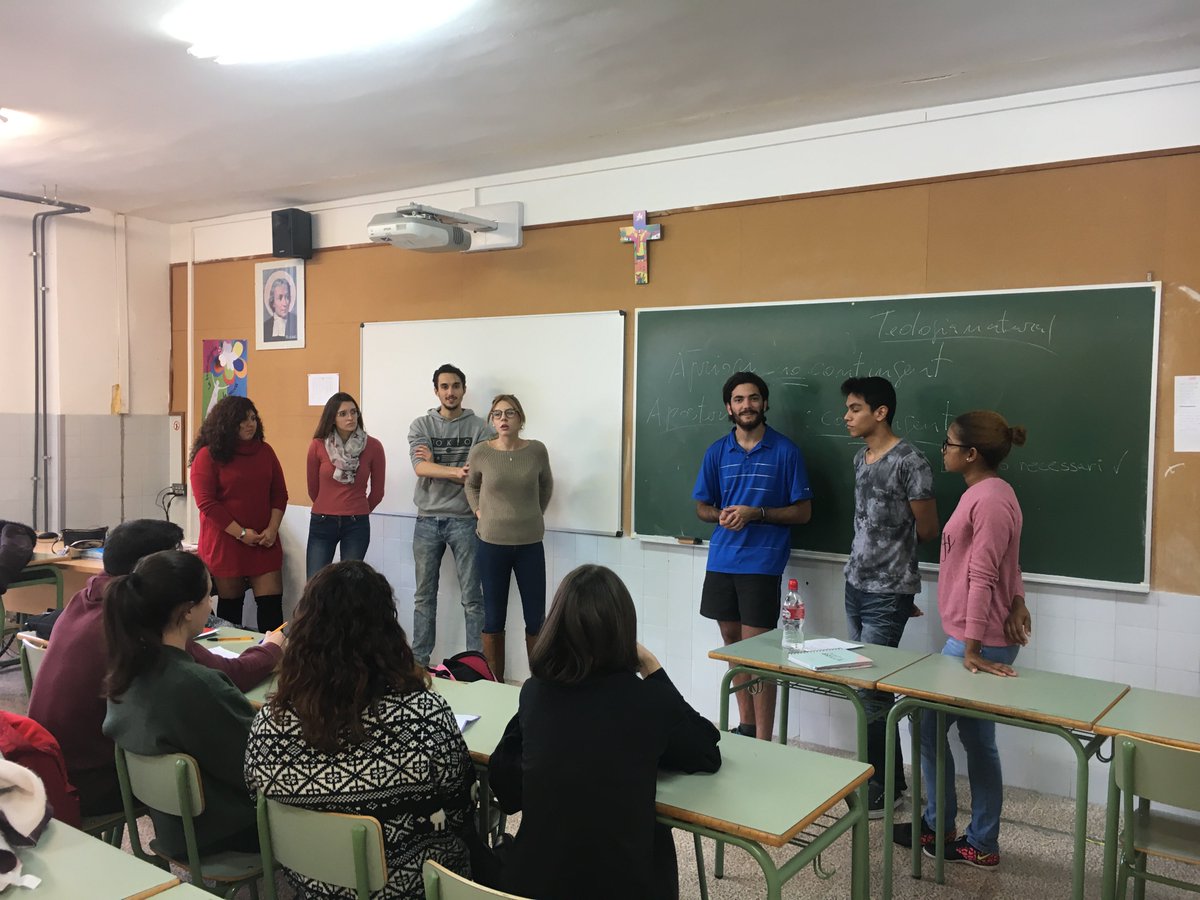 Delgado_EDUC's tweet photo. #TSLCB_LS @LaSallePalma   Debatiendo aprendemos a comunicar efectivamente #competencias #alumnosdelfuturo https://t.co/fehEHVvxVu