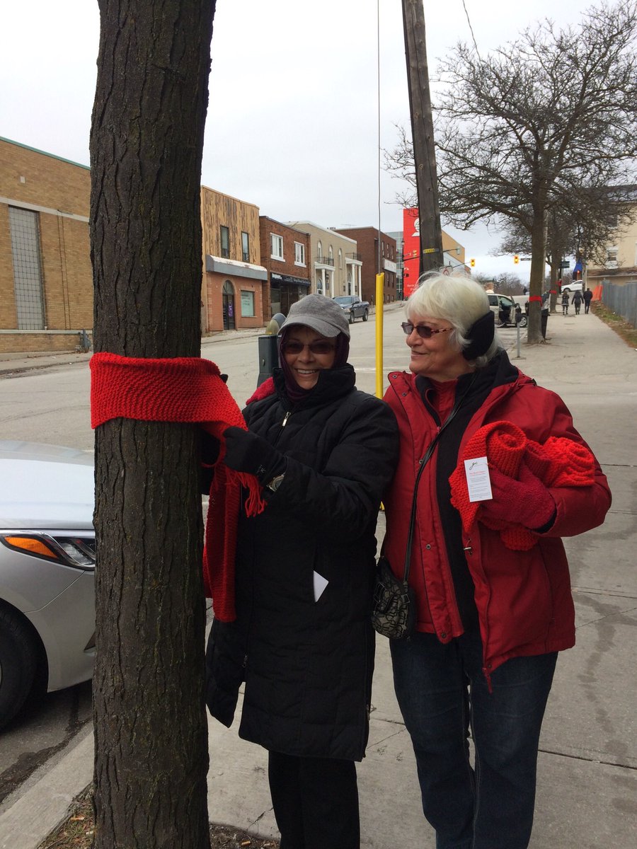 gilbertcentre's tweet photo. To launch #HIVAIDSAwarenessWeek, The Red Scarf Campaign tied up scarfs in downtown Barrie & Orillia today! Pick up a scarf to learn about HIV and keep yourself warm!
Take a selfie with you and the Red Scarf and share it with #RedScarf #HIVAwareness! https://t.co/1qdwPMEtvJ