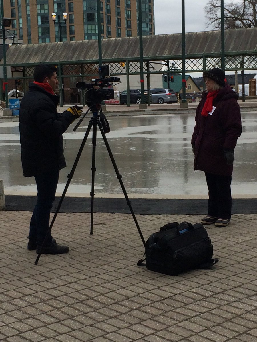 gilbertcentre's tweet photo. To launch #HIVAIDSAwarenessWeek, The Red Scarf Campaign tied up scarfs in downtown Barrie & Orillia today! Pick up a scarf to learn about HIV and keep yourself warm!
Take a selfie with you and the Red Scarf and share it with #RedScarf #HIVAwareness! https://t.co/1qdwPMEtvJ