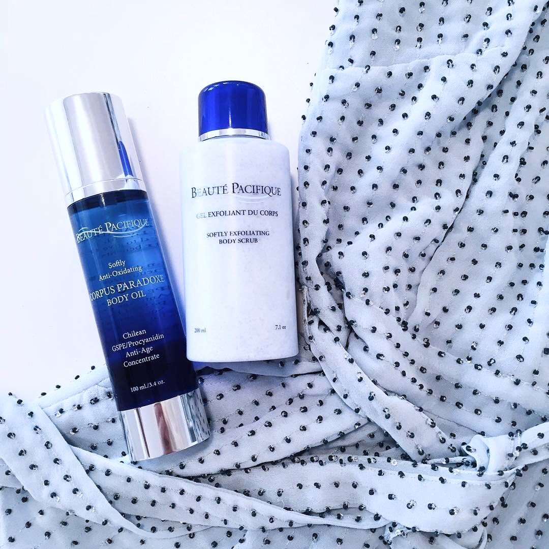 BeautePSA's tweet photo. Get the beautiful silky soft summer legs you always dreamed! #BeautéPacifique #wheresciencemeetsbeauty #CorpusParadoxBodyOil https://t.co/hygC9m523L