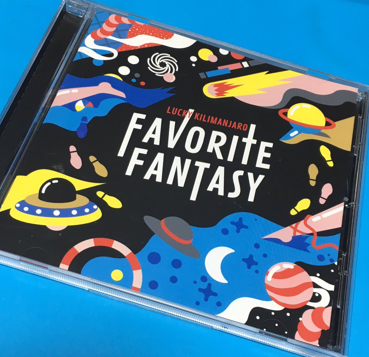 m527y's tweet photo. 今夜おやすみ前の選曲は6人組エレクトロポップバンド待望のファーストアルバムです✨😌📀✨✨
#LuckyKilimanjaro #FavoriteFantasy
https://t.co/Wqg0KNqfFN https://t.co/pi4vyraknn