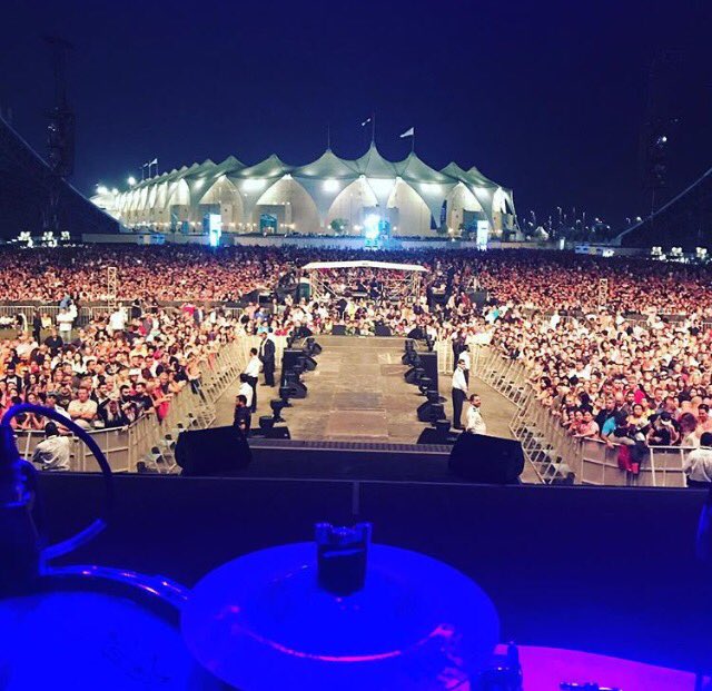 markyplanet's tweet photo. Look at that beautiful audience as far as the eye can see! @Pink in Abu Dhabi! @gretschdrums @remopercussion @SABIAN_Vault @vicfirth @GibraltarDIY @cymbolt @Roland_US @tocaperc @SledgePad @pinkiesfamily takeover! https://t.co/pleccuhOtd