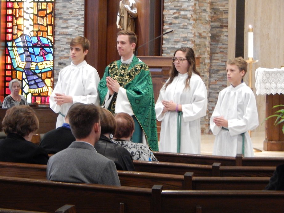 CureofArsLW's tweet photo. Fr. Justin Hamilton First Mass at Curรฉ of Ars. Photo Credits: John Betts. November 12, 2017. #CureofArs #AssociatePastor #Catholic https://t.co/jAaybiE3Kv