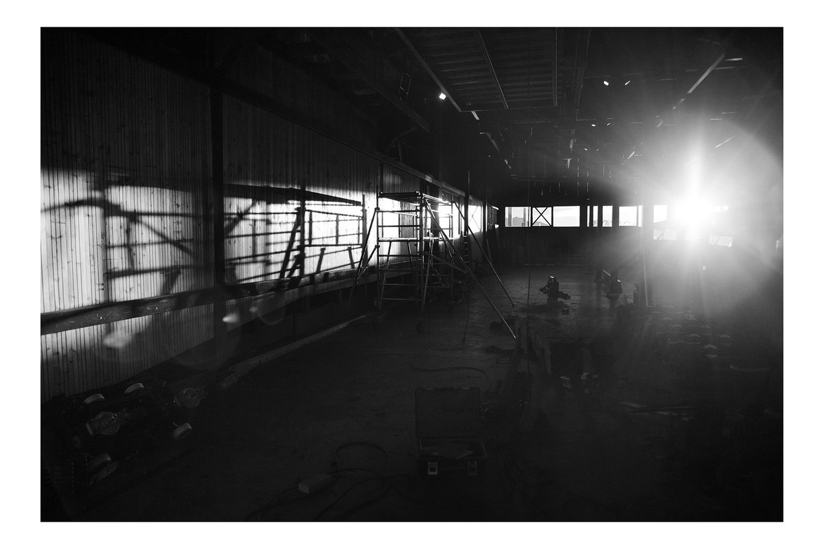 mongrandbo's tweet photo. Presqu'au sommet, à l'abri des regards, on s'affaire, on bricole et on prépare... D'ici quelques jours rendez-vous en gare, lever de rideau, enfin le départ !
 🔜 #grandborama #pierreamoudry 📷 Augustin Losserand https://t.co/mKcNI0OdT6
