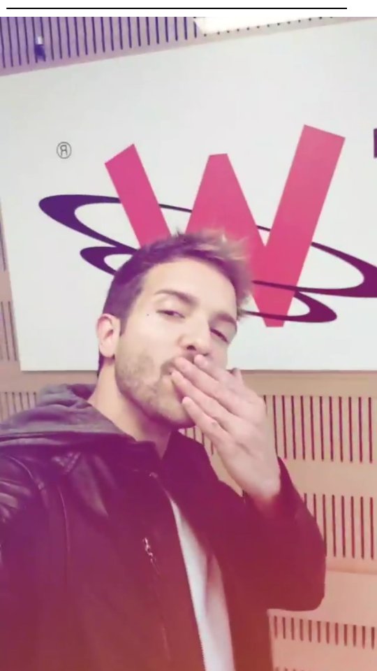 doalcarcarmen's tweet photo. @carosev1 @PaquiARNerva @mluzneve @AnaSolepaz @pabloalboran @Carmenbarcaru @Flakys32Maria @ALMITA_MARTINEZ @yesiponcedeleon @Funcasta_80 @maregosco @clausantos17 @MamaAlboranista @NoviasDeAlboran @carmencitaff46 Un lujazo poder seguirle allí donde va 🎶🎸😍..me encantó la entrevista con @jsanchezcristo
#PromoColombia #fsemana ❤! https://t.co/ZOwnK3j30Q