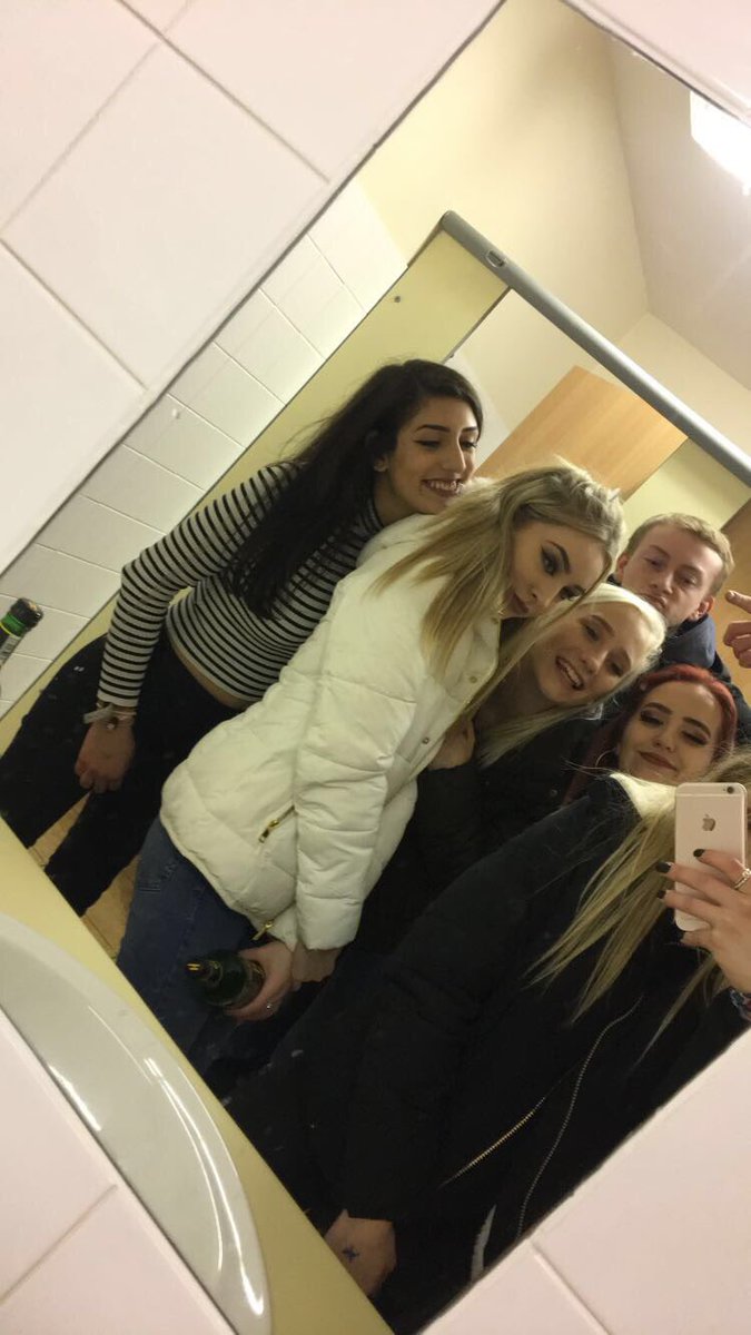 jxdereeder's tweet photo. appreciation tweet 2 my gals🥂💖 https://t.co/d4XgKec8jO