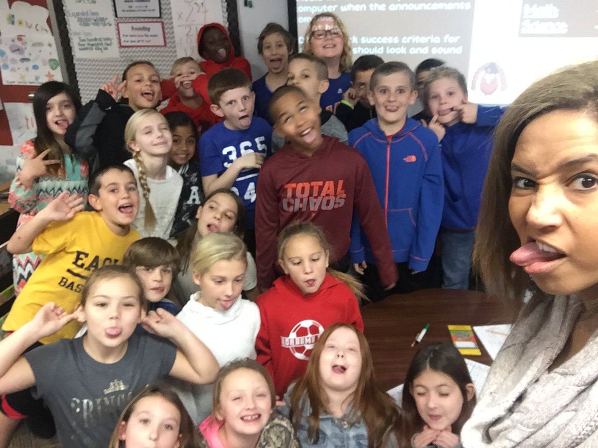 MrsRoth310's tweet photo. Monday back after a break has us like...
@KBElementary #selfiestart #onesmallthing #makinmemories #kb4thgrade https://t.co/NndYr8jpuR