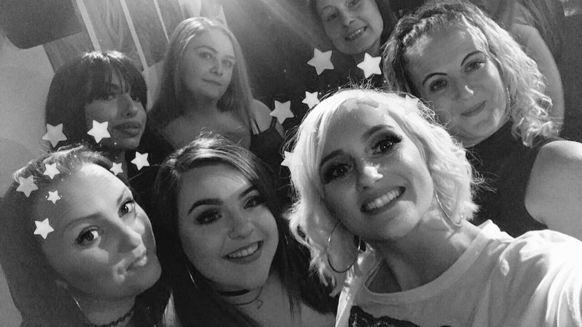 ColaMusicc's tweet photo. my favourite bunch of people. 🧡🧡 #TeamML https://t.co/uBY0Rm2lck