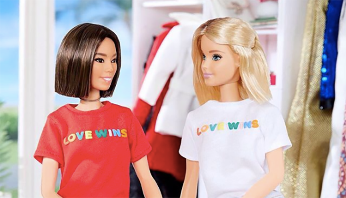 ravishlydotcom's tweet photo. Barbie’s New Collab Takes A Stand For #LGBTQ Rights https://t.co/oTkZAUjUJ5 @meganazander via @ScaryMommy. 
"...I created this tee shirt to benefit @TrevorProject – a non-profit organization focused on preventing suicide among LGBTQ youth." #LoveWins https://t.co/ky62EttAqc