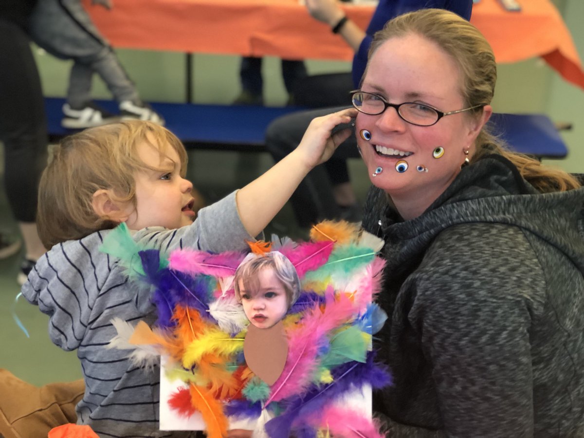 Aneta23's tweet photo. Parent/Child art class at the Y #RockyRunY @pfvYMCA #YArts https://t.co/RaOcu0Wc0i