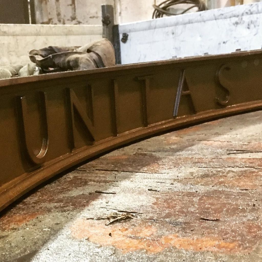 artfoundryman's tweet photo. #alterlight for #staugustine #hammersmith , designed by @roz_barr_architects and #manufactured by @hargreavesfndry #halifax #yorkshire #ukmanufacturing #castings #castiron #ironfoundry https://t.co/9PAoNCInY3 https://t.co/6UWxLoRZno