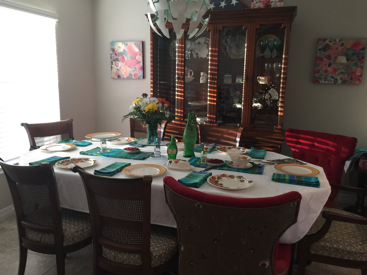RaffLady's tweet photo. Thanksgiving #Thankful #family #riffraffgiraffebags.etsy.com https://t.co/XsnVnUoOiX