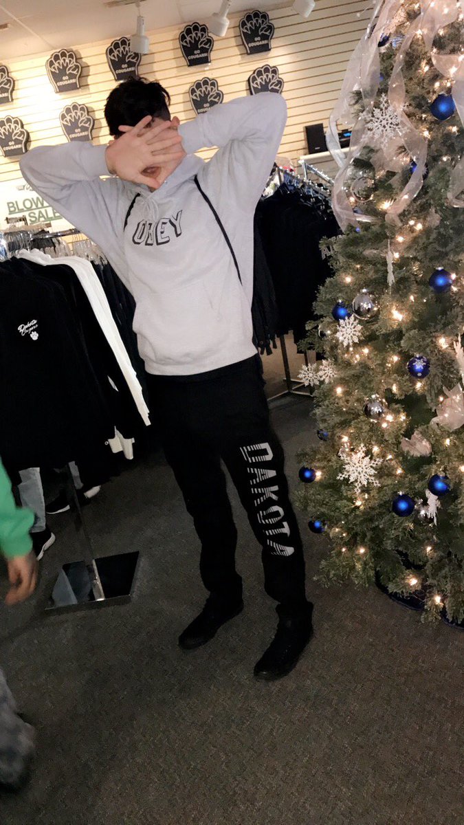 dhscougars18's tweet photo. ‼️‼️STOP IN @DHSCougarDen TO GET CYBER MONDAY DEALS‼️‼️ HOODIE➖$20   SWEATPANTS ➖$15 https://t.co/xTnFIW3x8j