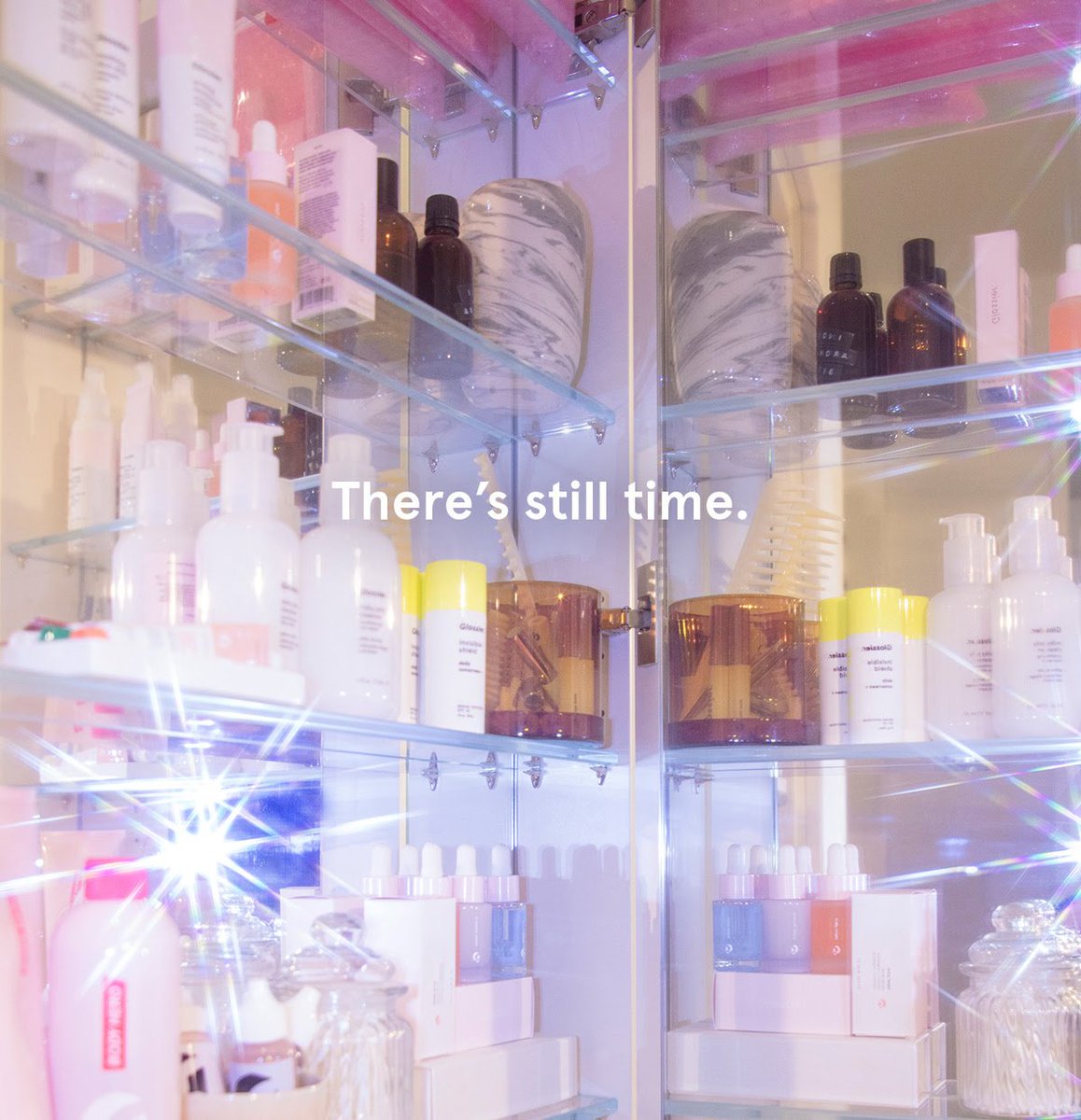 kimmmayp's tweet photo. Last day to get 20% off EVERYTHING at @glossier + free shipping!❣️💃🏻 GO 👉🏼👉🏼👉🏼 https://t.co/t30W6orYZF https://t.co/k7JPJrHPFt