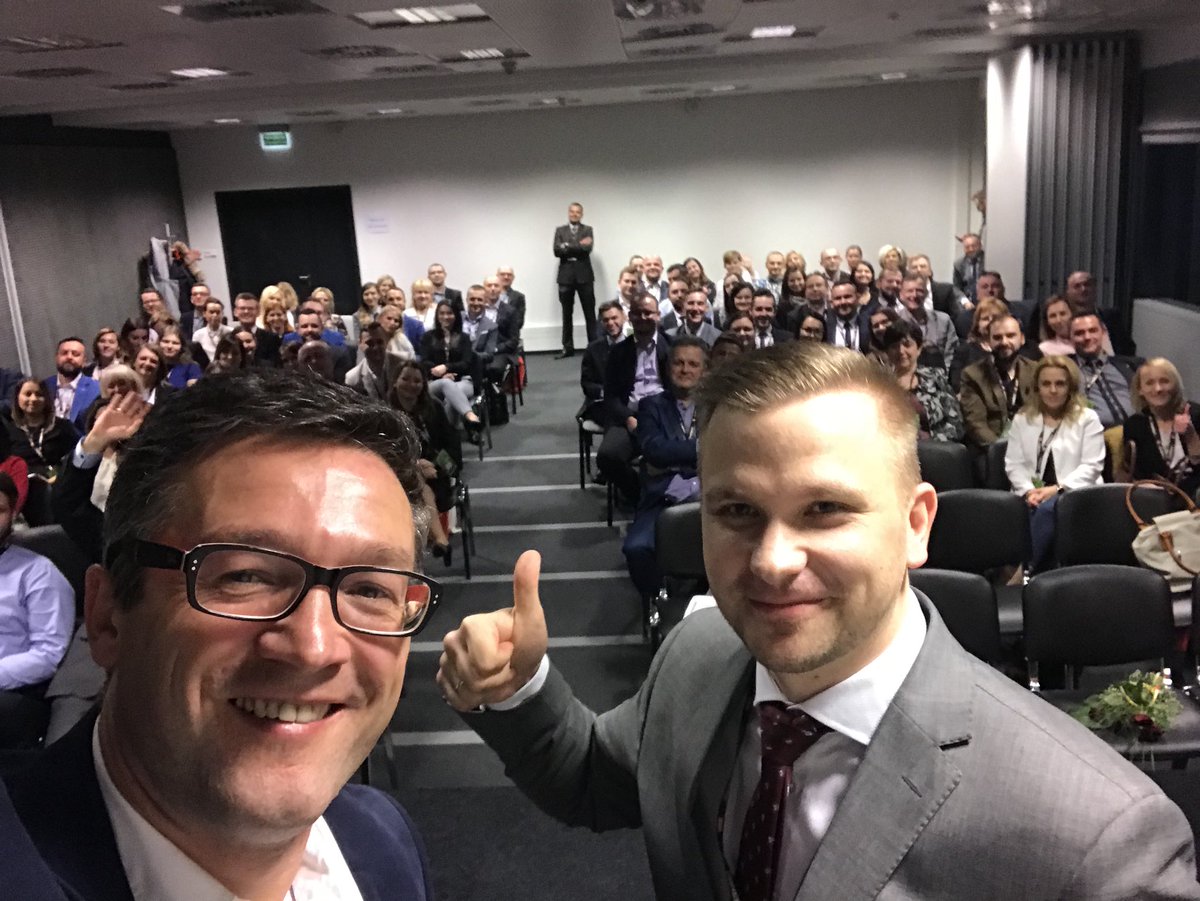 RzecznikOrange's tweet photo. Świetnie spędzony dzień w #Kraków. Dzięki @lechugajewski &amp; team za zaproszenie. Jeszcze raz gratulacje dla @ArndtAleksandra za zdobycie Polish National Sales AWARDS czyli - Oskara Sprzedaży w kategorii Manager Sprzedaży. https://t.co/Kt5TLdLaCM