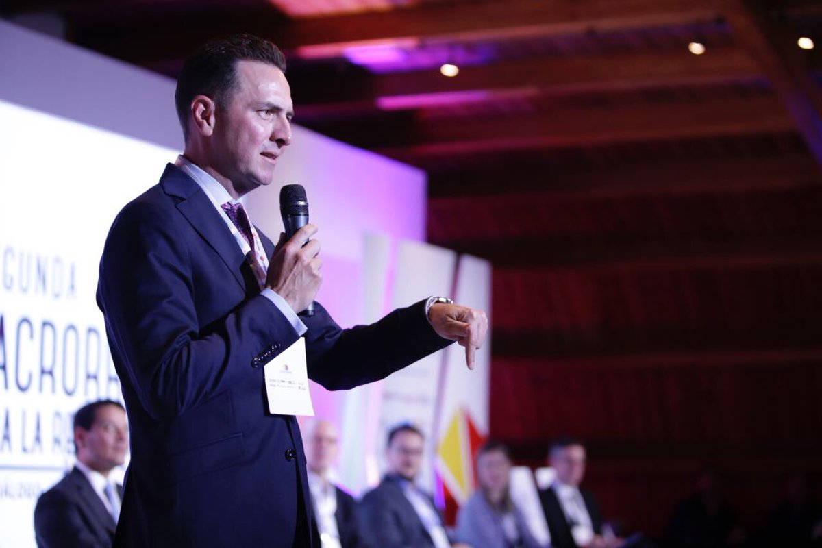 ARNColombia's tweet photo. 'En @CEMEX_Colombia nos ha ido muy bien contratando a personas en proceso de reintegración. Invito a las empresas a hacer también lo mismo': Ricardo Naya, presidente Cemex #ConexiónTransformadora #MacroR https://t.co/vu8XqBNS1t
