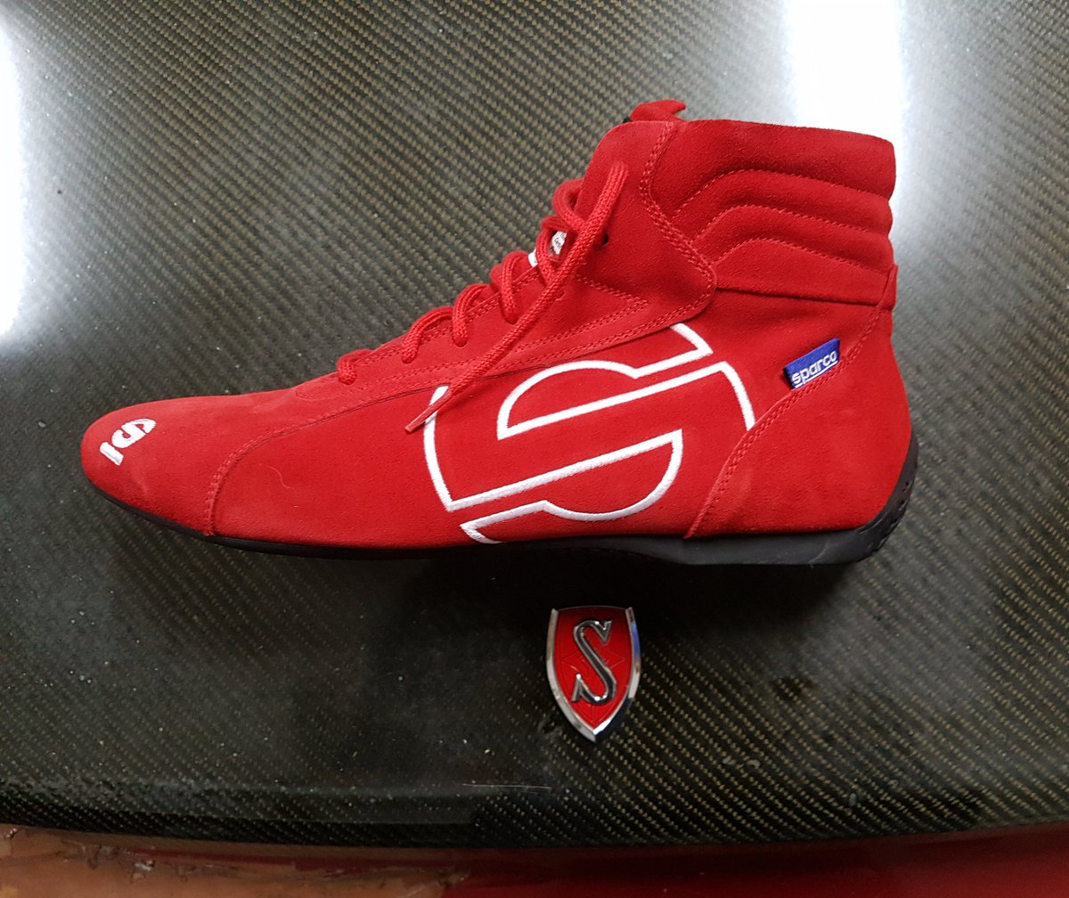robsil40's tweet photo. New shoes to match the sil40
#sparco #shoes #kicks #sparcoshoes #nissan #240sx #silvia #s13silvia #s13 #ps13 #sil40 #silforty #schassis #jdm #carbonfiber #carbonfibre https://t.co/WPdhfOFlNK