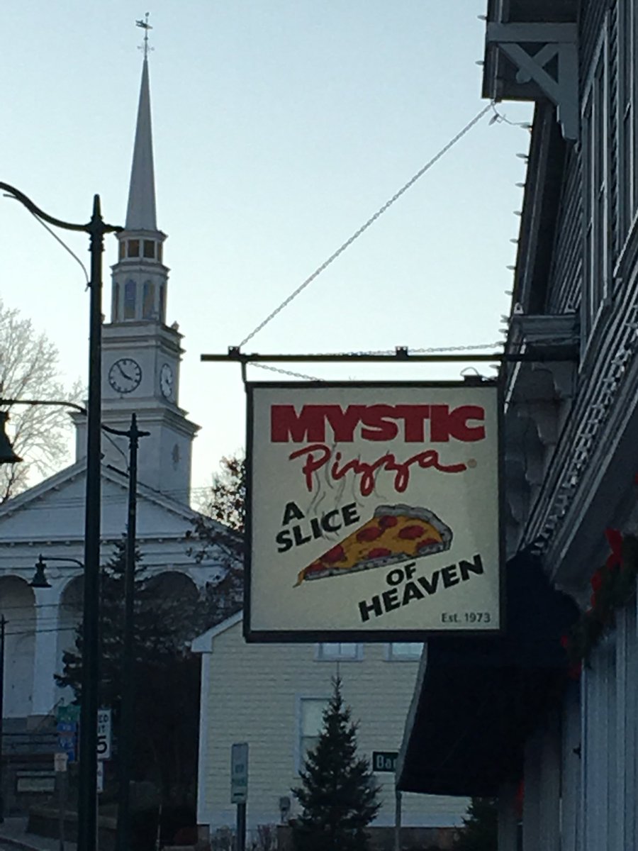 dkottke's tweet photo. Was looking fwd to a bite here but then the annoying Xmas carols started, so glad the soundtrack is back to classic rock! https://t.co/QynsElwgTB
